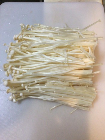照りと肉汁が旨い皮なし肉シューマイ