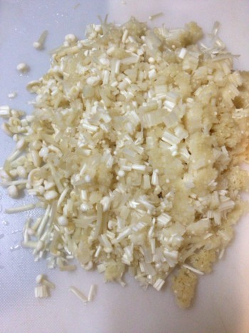 照りと肉汁が旨い皮なし肉シューマイ