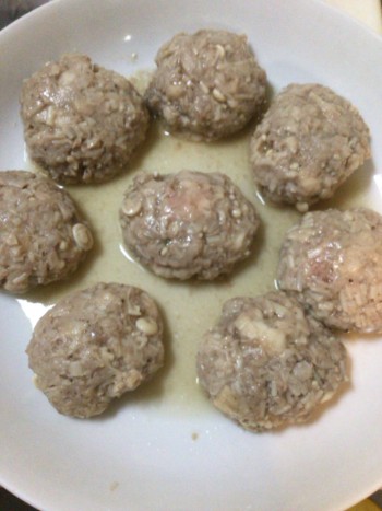 照りと肉汁が旨い皮なし肉シューマイ
