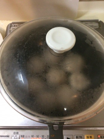 照りと肉汁が旨い皮なし肉シューマイ