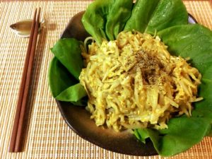 お疲れに音速5分飯。旨さ大量もやしえのきカレー塩麹卵とじ(糖質6.2g)