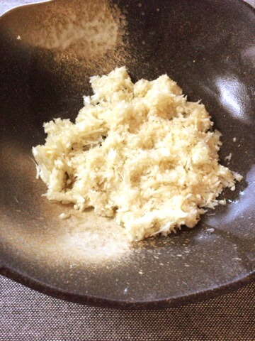 お弁当の先陣。エノキチーズの大盛りオーブンチキンナゲット（糖質8.3g）