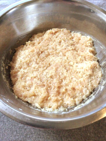 お弁当の先陣。エノキチーズの大盛りオーブンチキンナゲット（糖質8.3g）