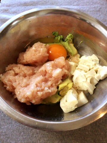 想定外の旨さ。オーブン厚揚げのスイチリカレーアボカド焼き(糖質3.7g)