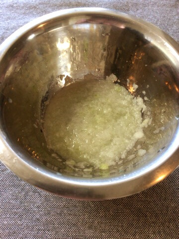 柔らか水漬け鶏むねのトマトジンジャーソース（糖質5.4g）