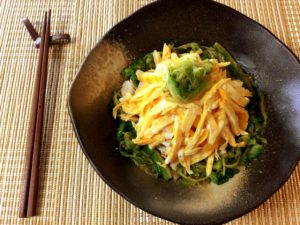 苦み激減。丸ごと薄ゴーヤの絶品塩麹冷やし中華サラダ(糖質4.7g)