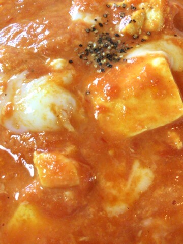 音速コンソメだしカレーのトマトチーズ豆腐