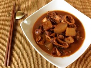 全てが柔沁み。トマトカレーコンソメの一撃炊飯イカ大根(糖質6.4g)