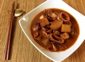 トマトカレーコンソメの一撃炊飯イカ大根