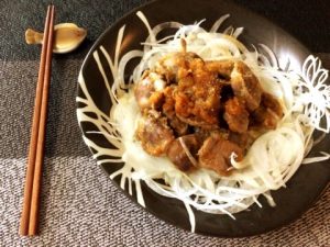 砂肝オニオンの和風蜂蜜BBQサラダ