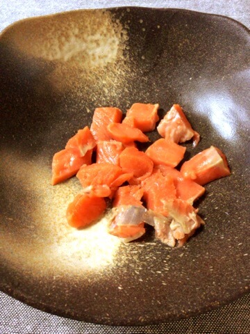 濃厚味噌カレーの茄子シャケマヨグラタン