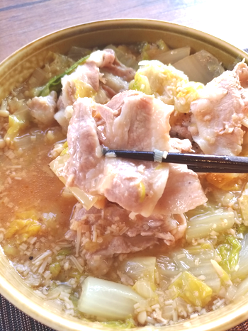 白菜激ウマ！鶏ガラえのきネギ塩の絶品トロトロ鍋（糖質9.7g）