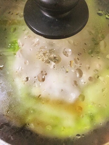 鶏ガラえのきネギ塩の絶品トロトロ鍋