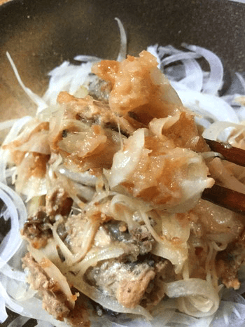 梅味噌おろしの鉄板サバ水煮オニオンサラダ