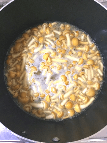 煮込み味噌生姜オイスターの山盛りスープレバニラ