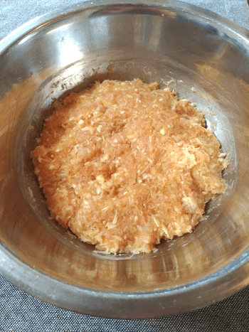 エノチー鶏団子の味噌カレーチーズ焼き
