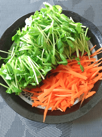 速攻3分鯖缶クミンの豆苗人参シリシリ