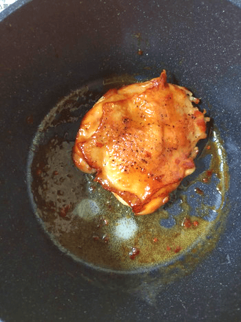 ピリ蜂蜜味噌バターの極上肉汁オニオンチキン
