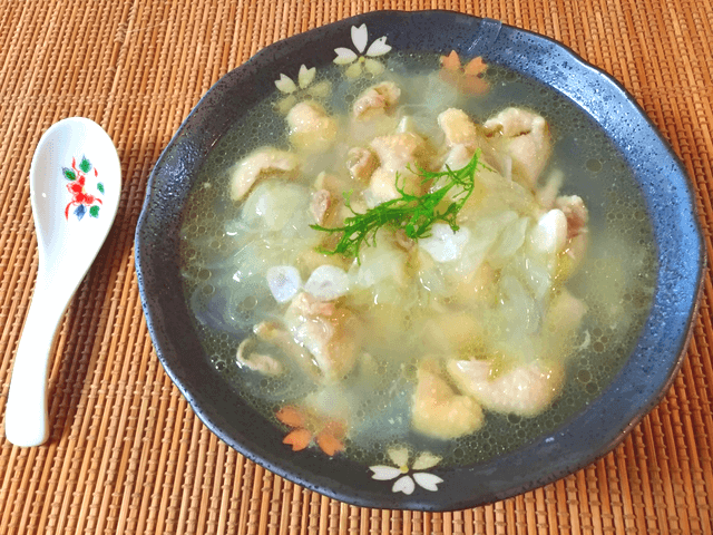 味付け塩のみ。大変美味しい鶏皮オニオン大蒜生姜スープ（糖質9.3g）