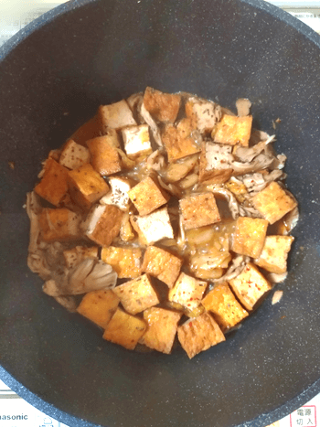 舞茸チーズの洋風キムチバジル厚揚げ煮
