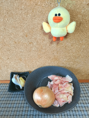 鶏皮オニオン大蒜生姜スープ