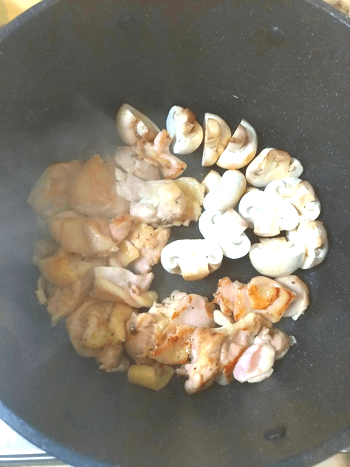 レモン山椒バターコンソメの鶏煮込み