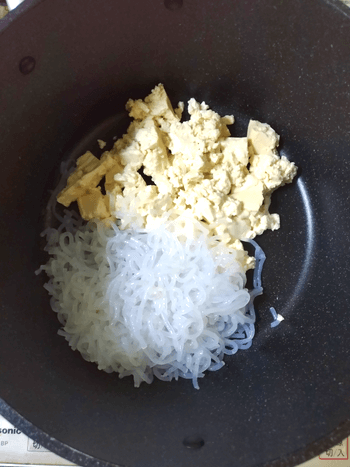 香り格別そばめし風エスニック海老炒飯
