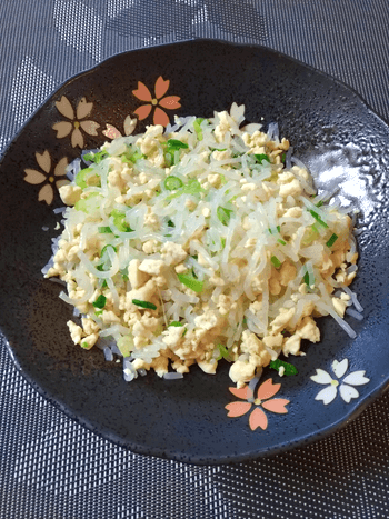 香り格別そばめし風エスニック海老炒飯