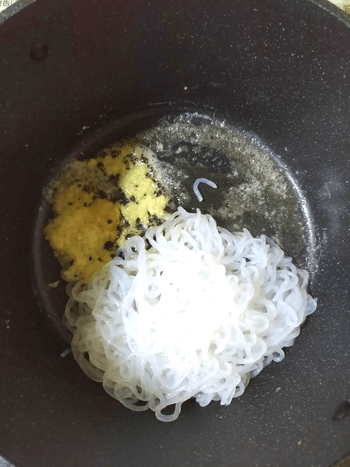 柔らか豚こまの絶品バター生姜醤油すきやき