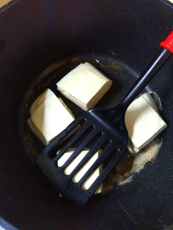 胡麻バターガーリックの和風味噌豆腐ステーキ
