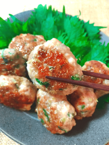 香味満載。山椒塩でいただく大葉一口海老チーズバーグ(糖質4.3g)