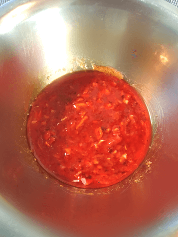 食べる辣油の芳醇トマトガーリックシュリンプ