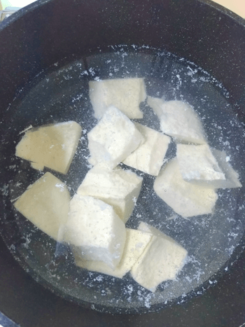 国際カニカマDAY。白だしケチャップの濃厚餡かけ蟹豆腐(糖質7.8g)