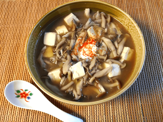 最も推奨。記憶に沁みるクリチ味噌バターの絶品きのこ汁(糖質7.6g)