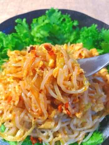 麺感抜群の食べる辣油のペペたま白滝パスタ(糖質5.9g)