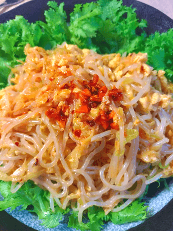 麺感抜群の食べる辣油のペペたま白滝パスタ(糖質5.9g)