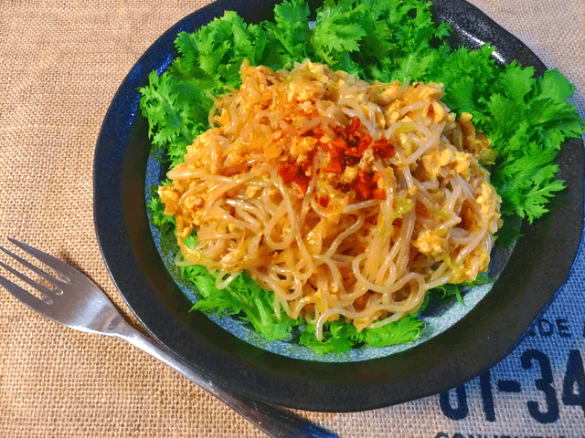 麺感抜群の食べる辣油のペペたま白滝パスタ(糖質5.9g)