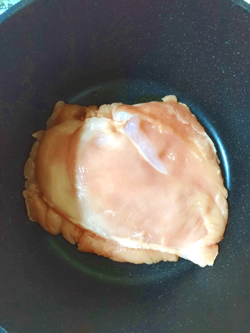 山盛り葱紅生姜の絶品カレーチーズ胸肉ピザ（糖質1.5g）