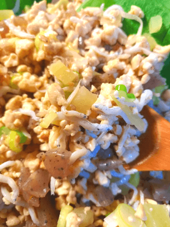 がっつり満足感。沢庵シラスバター醤油の和風ネギ炒飯風(糖質5.0g)