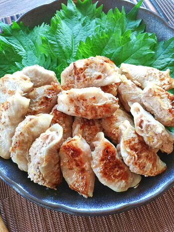 味付け激楽。小ぶり美味な漬物白菜の薄皮大根餃子(糖質7.8g)