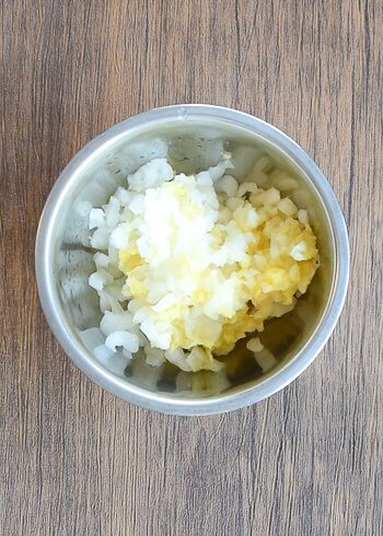 味付け激楽。小ぶり美味な漬物白菜の薄皮大根餃子(糖質7.8g)
