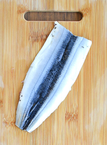 実は優秀。カリカリ秋刀魚の驚きシャキシャキ山葵サラダ（糖質9.3g）