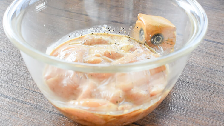 オーブンお願い！黒胡椒ソースの甘ピリマヨ蜂蜜チキン（糖質8.6g）